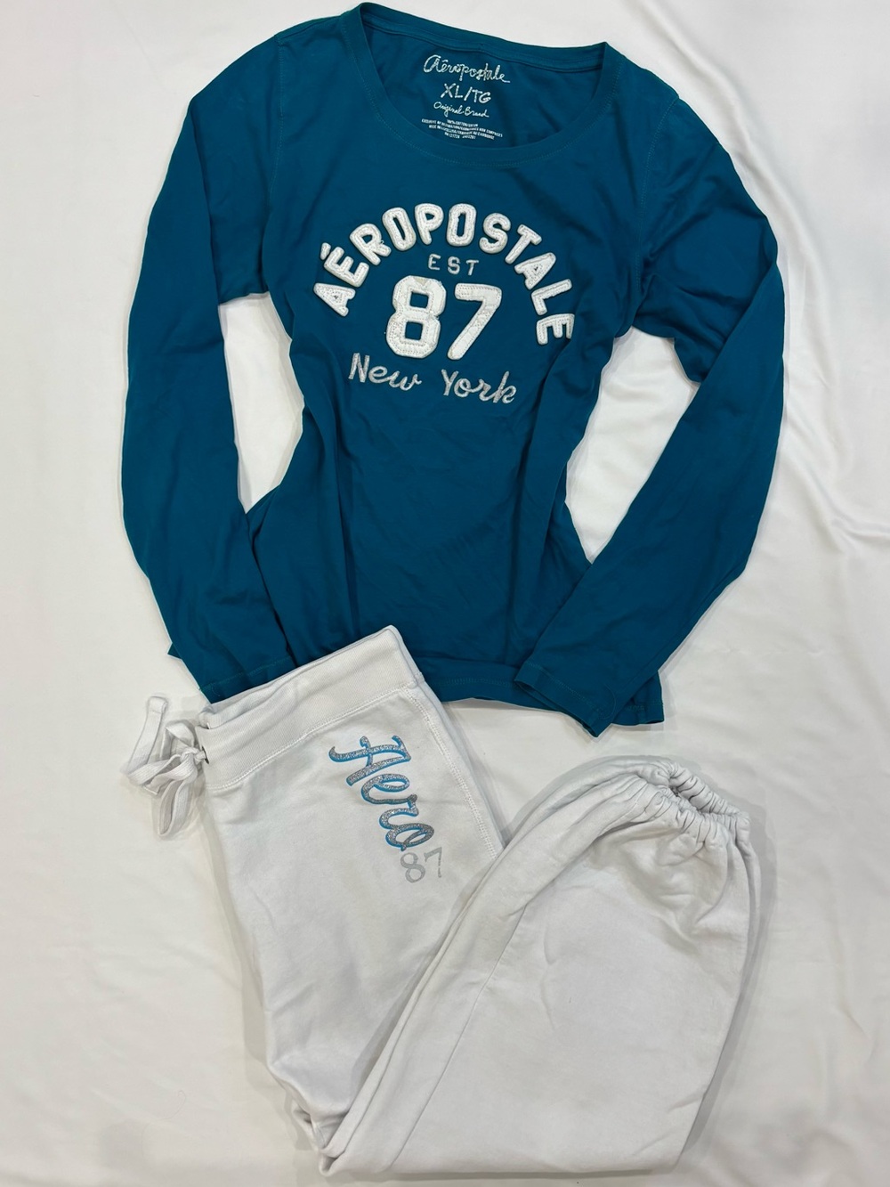 Vintage 2000s Aeropostale Capri Sweatpants